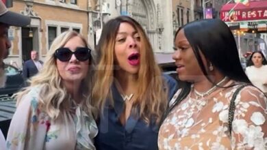 Wendy Williams meets friends for women's evening in New York City