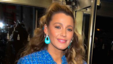 Blake Lively brings Serena back for Rossipmeisjesreünie in new advertisement