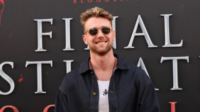 Harry Jowsy jokes about choking the chicken and watching his own sex tires