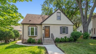 If you make $90,000 a year, here's how much house you can afford.