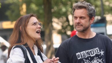 Katie Holmes & Joshua Jackson reunite while fans beg co-stars to be 'date'