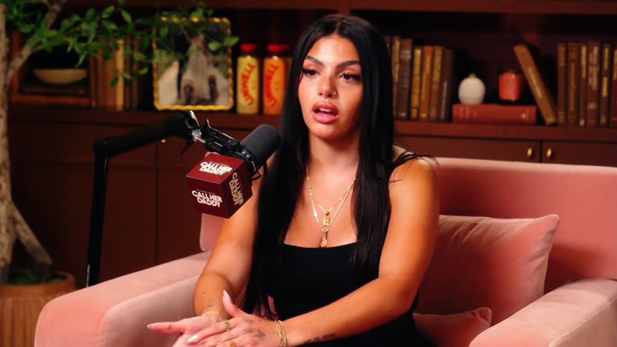 'Love Island's Huda Mustafa Emotional on' Call Her Daddy 'Talkatic traumatic fits