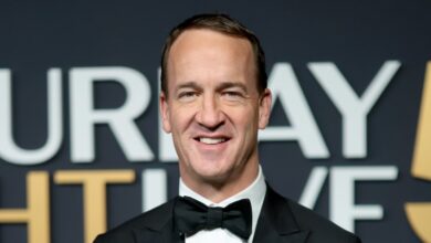 Peyton Manning reveals why he held a Flip telephone until he was 36