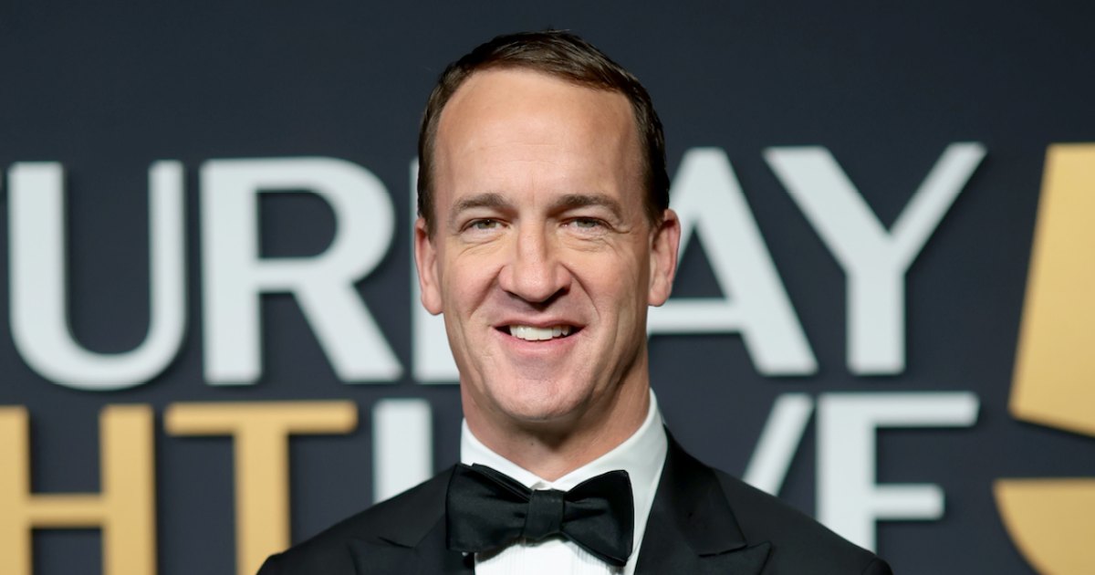 Peyton Manning reveals why he held a Flip telephone until he was 36