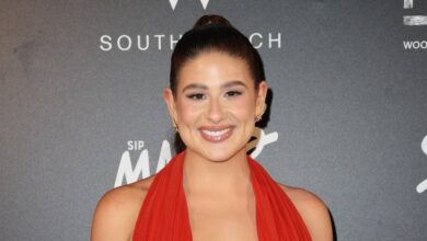 Remi Bader shows off with blue bikini after her transformation