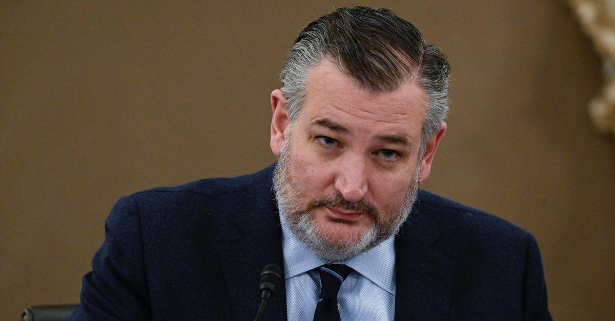 Fox News 'Begraad' Ted Cruz & Blares Loud Music while Senator is raging