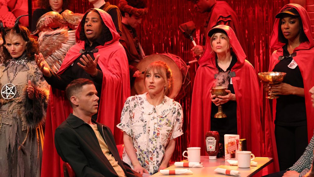 How SNL's birthday at Friendly's Sketch was inspired by Temple of Doom