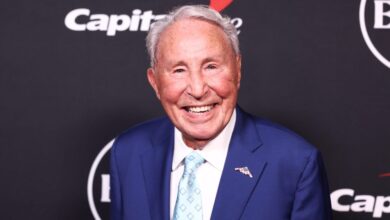 Lee Corso signs after 38 years for ESPN's 'College Gameday'