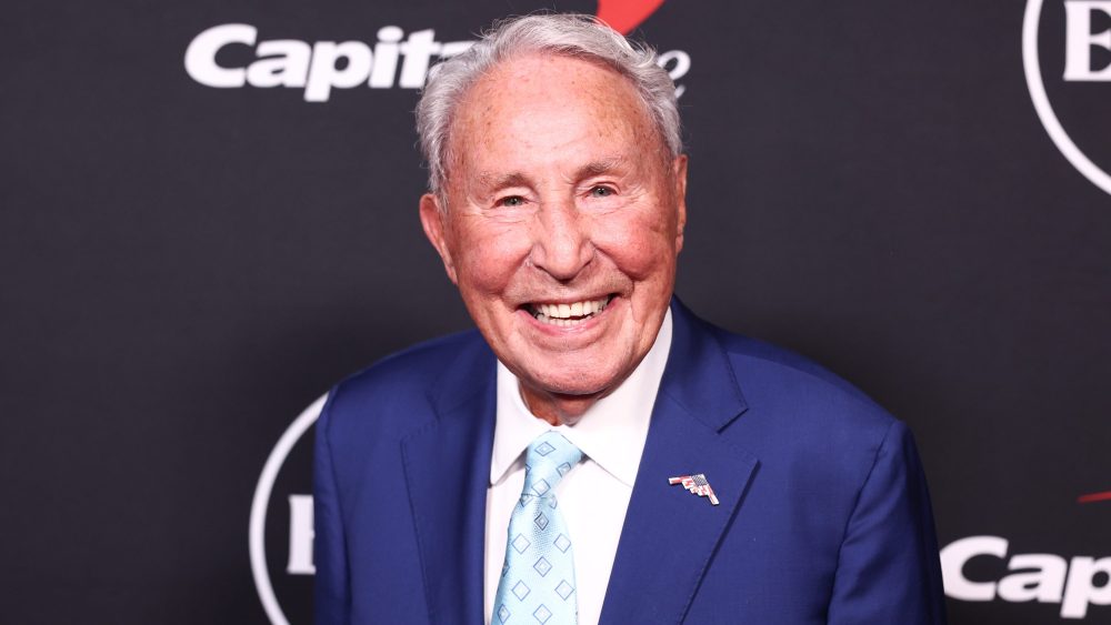 Lee Corso signs after 38 years for ESPN's 'College Gameday'