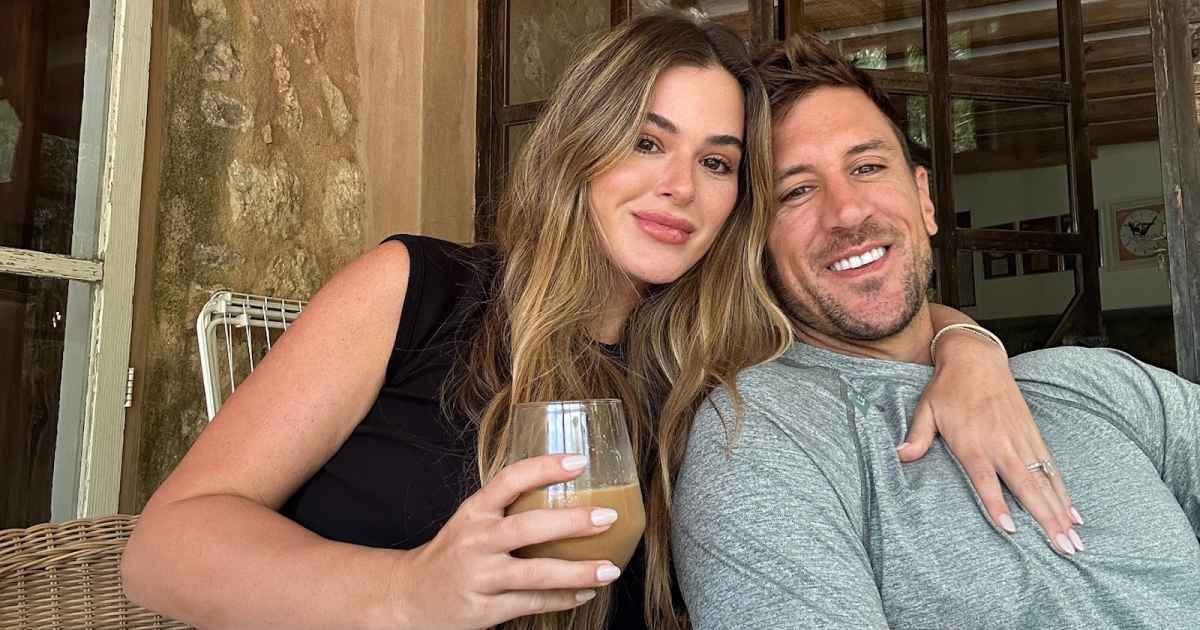 Pregnant Jojo Fletcher Pens 'Emotional' tribute to Jordan Rodgers