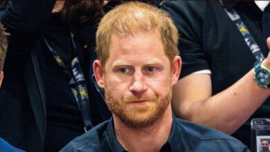 Prince Harry tore by Queen Elizabeth Aide: "Stop being victim"