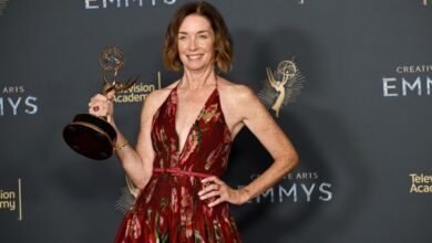 'Hacks' Julianne Nicholson wins Emmy for guest actress in comedy