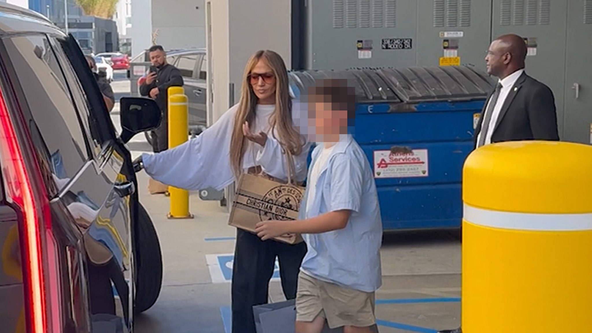 Jennifer Lopez takes the son Samuel from Ben Affleck to have lunch