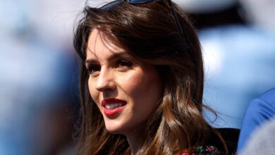 Jordon Hudson seems to be working on the entertainment project with hose theme