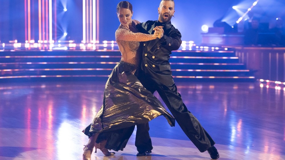 Robert Irwin, Whitney Leavitt Tie