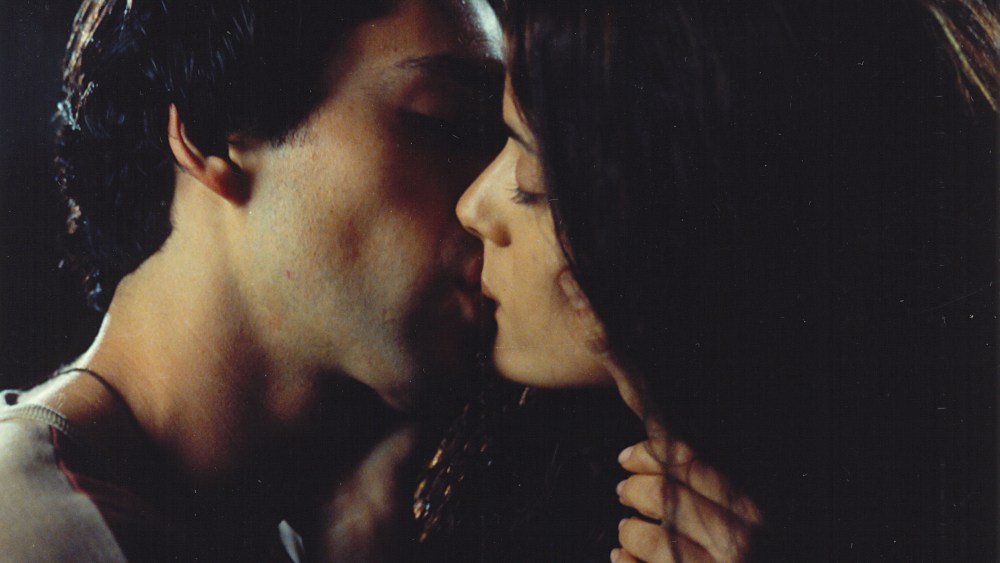 Salma Hayek-Debut 'Midaq Alley' gets Sony Re-release in Mexico, Latam