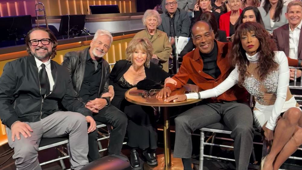 Danielle Fishel hosts 'Boy Meets World' reunion during 'Dancing With the Stars'