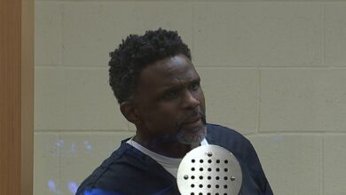 Darius McCrary seen in court for the first time since his arrest, completely confused