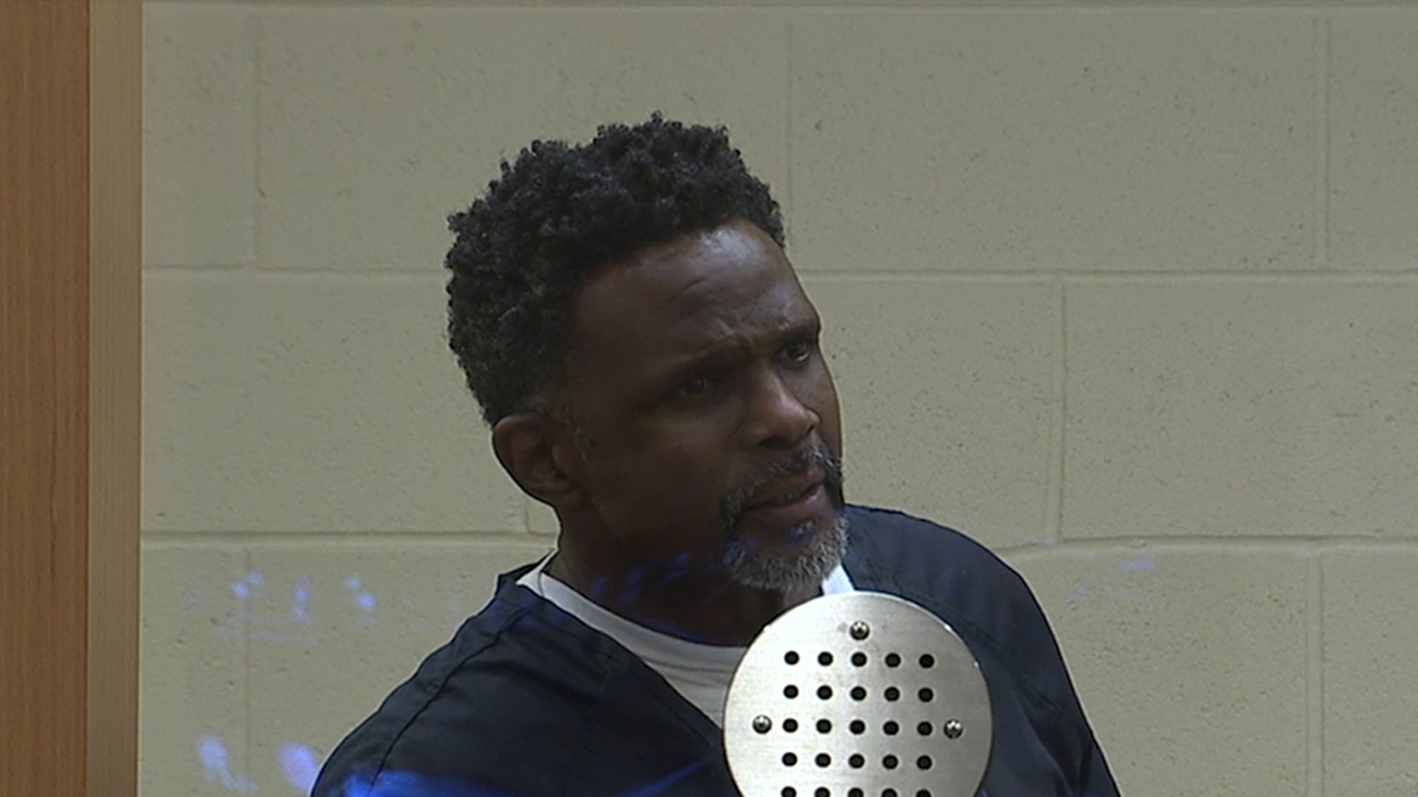 Darius McCrary seen in court for the first time since his arrest, completely confused