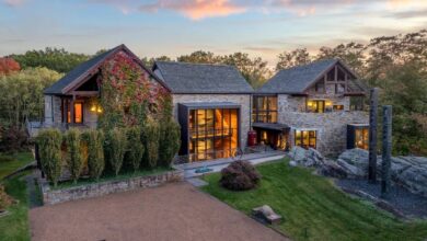 The Greenwich gallery became a house