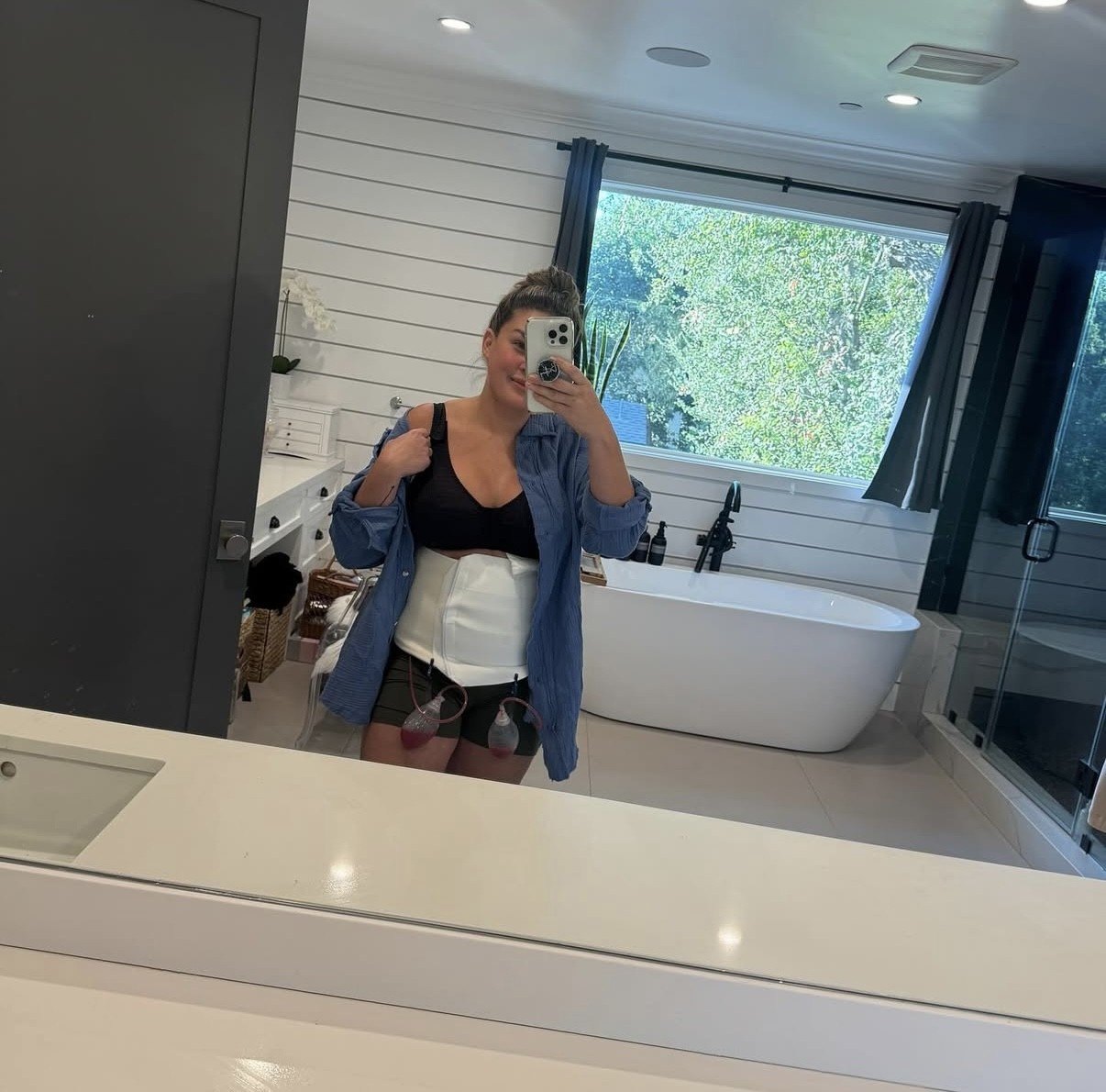 “The Valley”-ster Brittany Cartwright is weer op de been na het ondergaan van een “mommy makeover”-operatie.