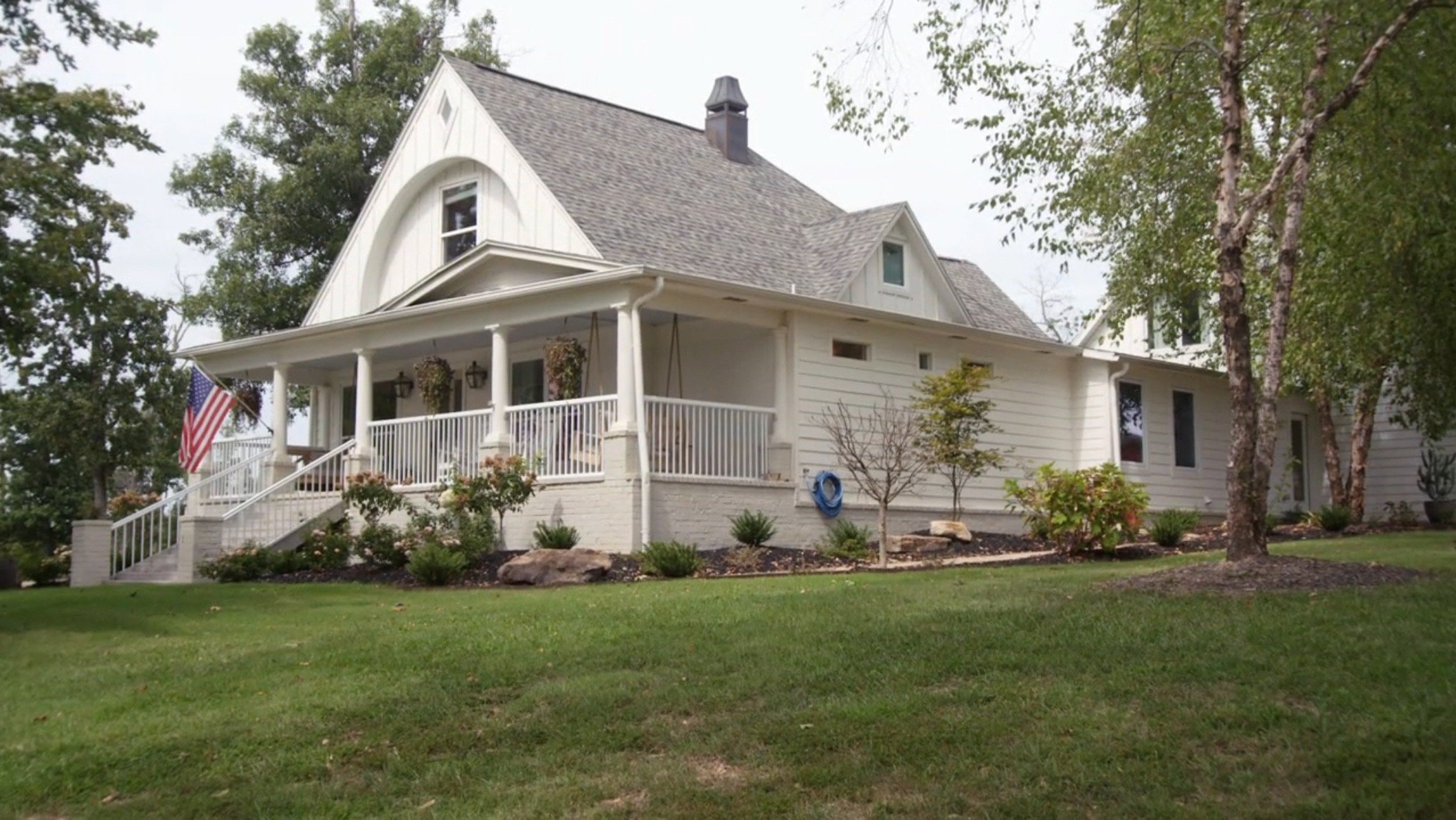 HGTV Stars Dave and Jenny Marrs Open Doors to Their ‘Hot Mess’ Arkansas Home—After Carrying Out 3 Remodels To Accommodate Their 5 Kids