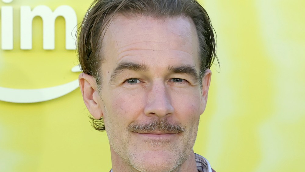 James Van Der Beek auctions off 'Dawson's Creek' items for cancer costs