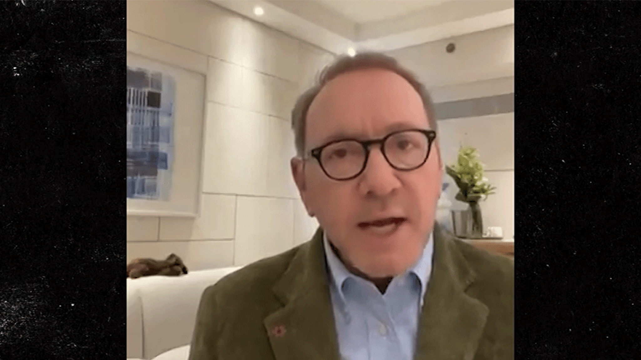 Kevin Spacey calls out media for perpetuating homelessness rumors