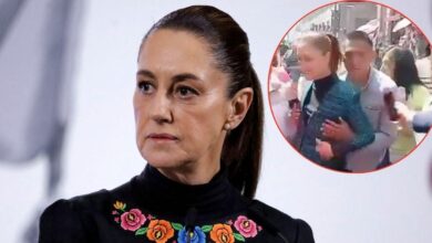 Mexican president groped by sick admirer during meet and greet