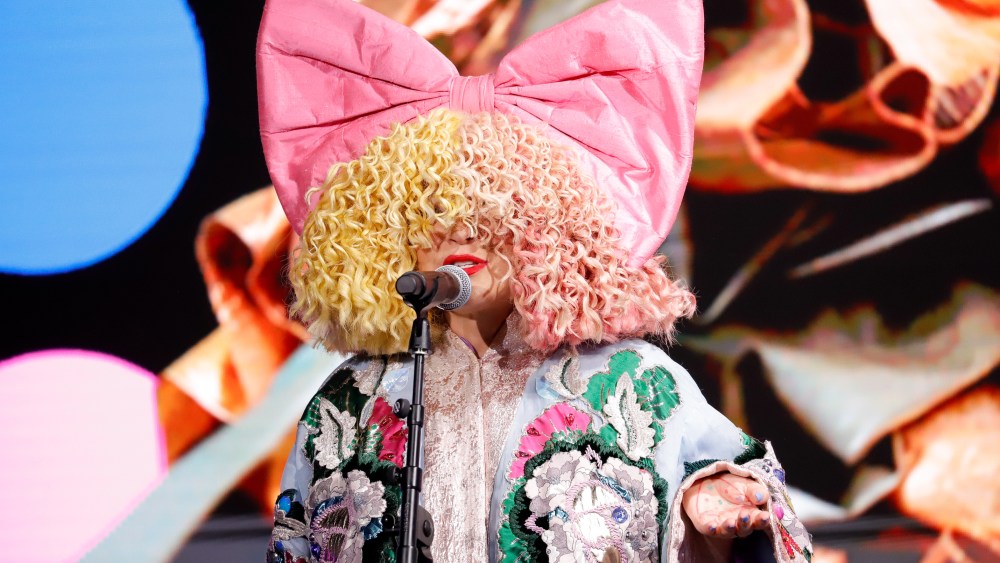 Sia, Kathy Griffin, Amber Ruffin and more 100 party celebrity photos