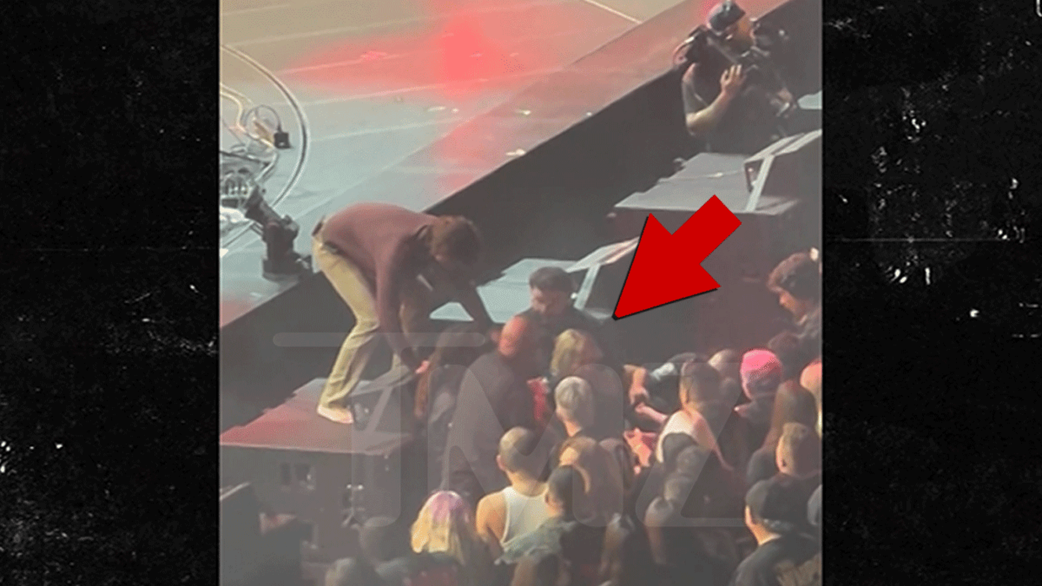 All-American rejects mid-song stop show to help fainting fan