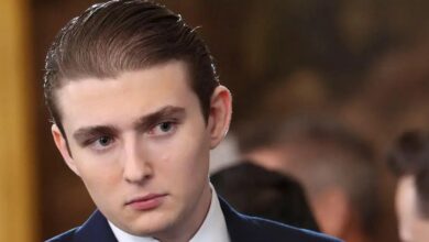 Barron Trump returns to Florida to spend the holidays with his parents