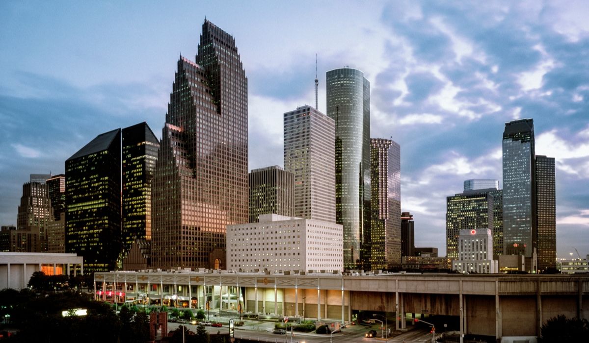 Houston’s Freeze Warning Upgrade Could Turn Monday Commutes Into a Black-Ice Risk