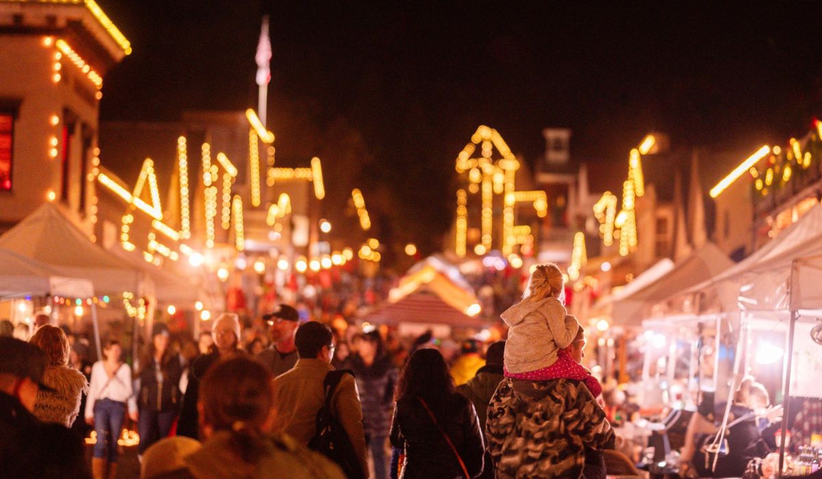 These Five Cozy California Towns Are Trending This Christmas Season
