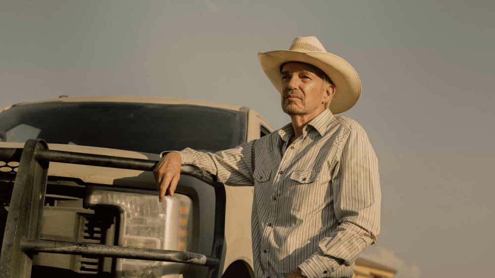 Cami risks her business; TL makes a stripper friend