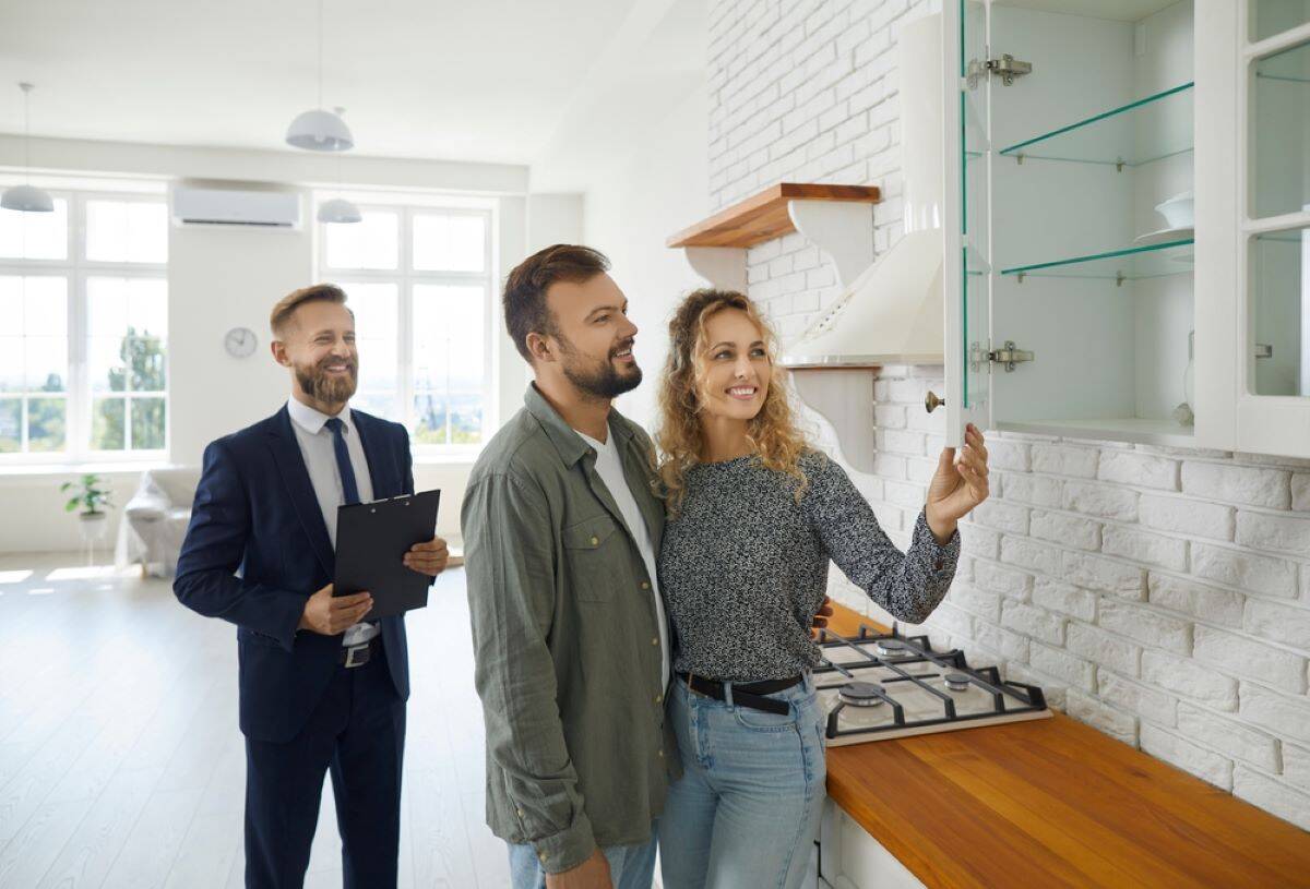 Key Factors That Determine How Much House You Can Afford