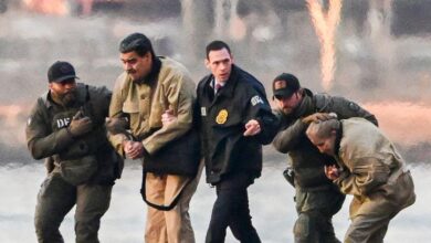 Nicolás Maduro's outfit changes and behavior are baffling social media users