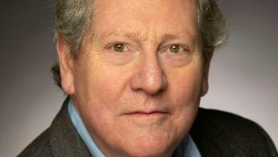 Royal family braces for removal of controversial member