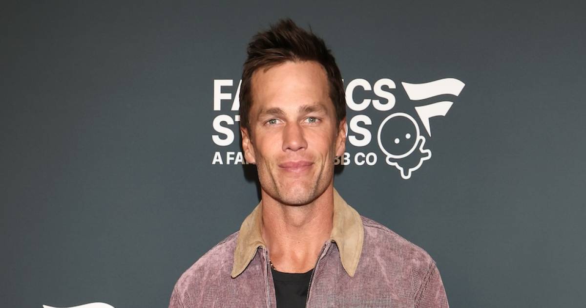 Tom Brady shows off a $287,000 watch ahead of the NFC Championship Showdown