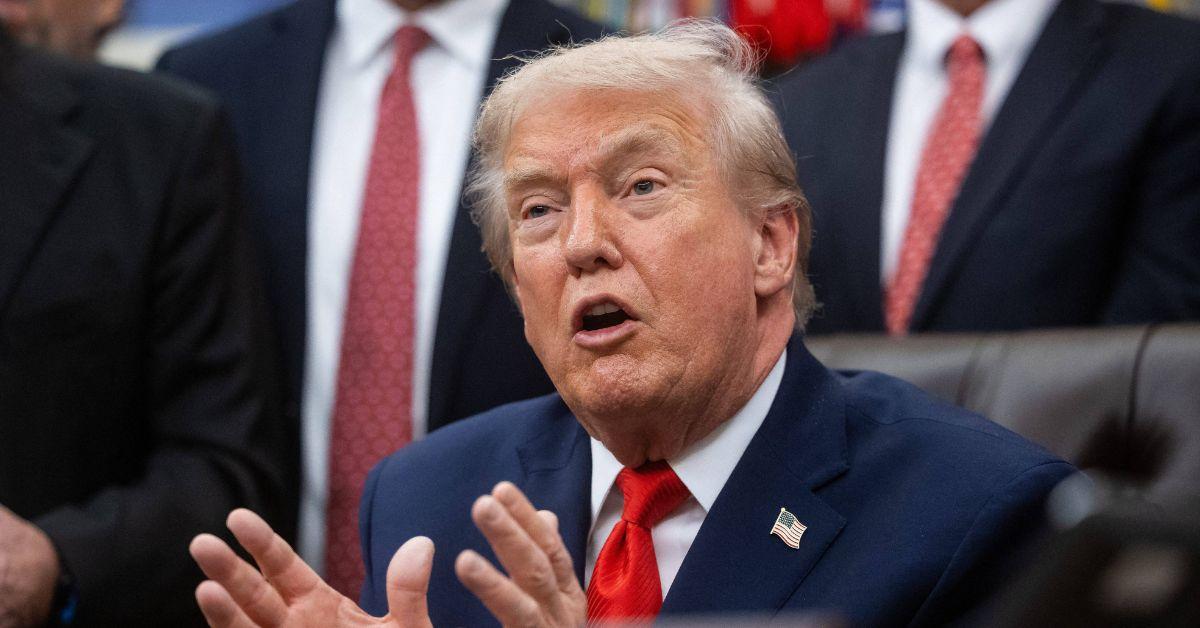 Trump shouts profanities and gives the middle finger to Ford employee