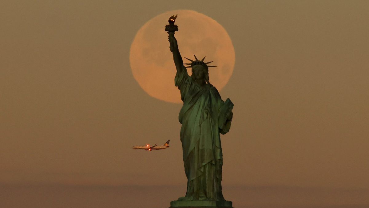 Wolf Moon 2026 Arrives Tonight Photos From Around the US and Europe