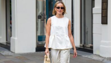 17 Stylish Tops and Pants That Hide Muffin Tops