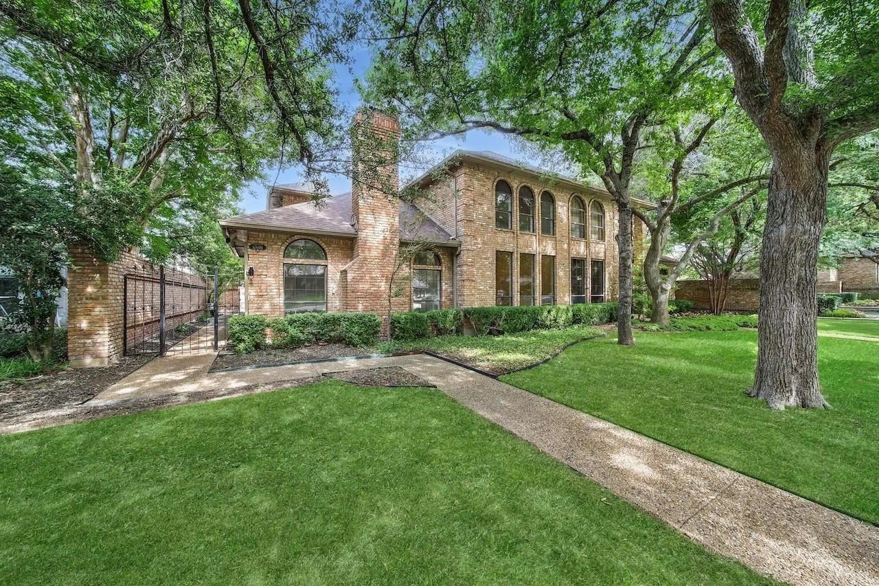 Photo of a house for sale in Dallas, a major financial center