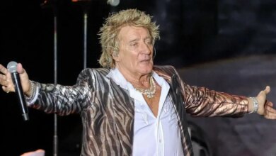 Rod Stewart, 81, Sparks fears his lungs will explode