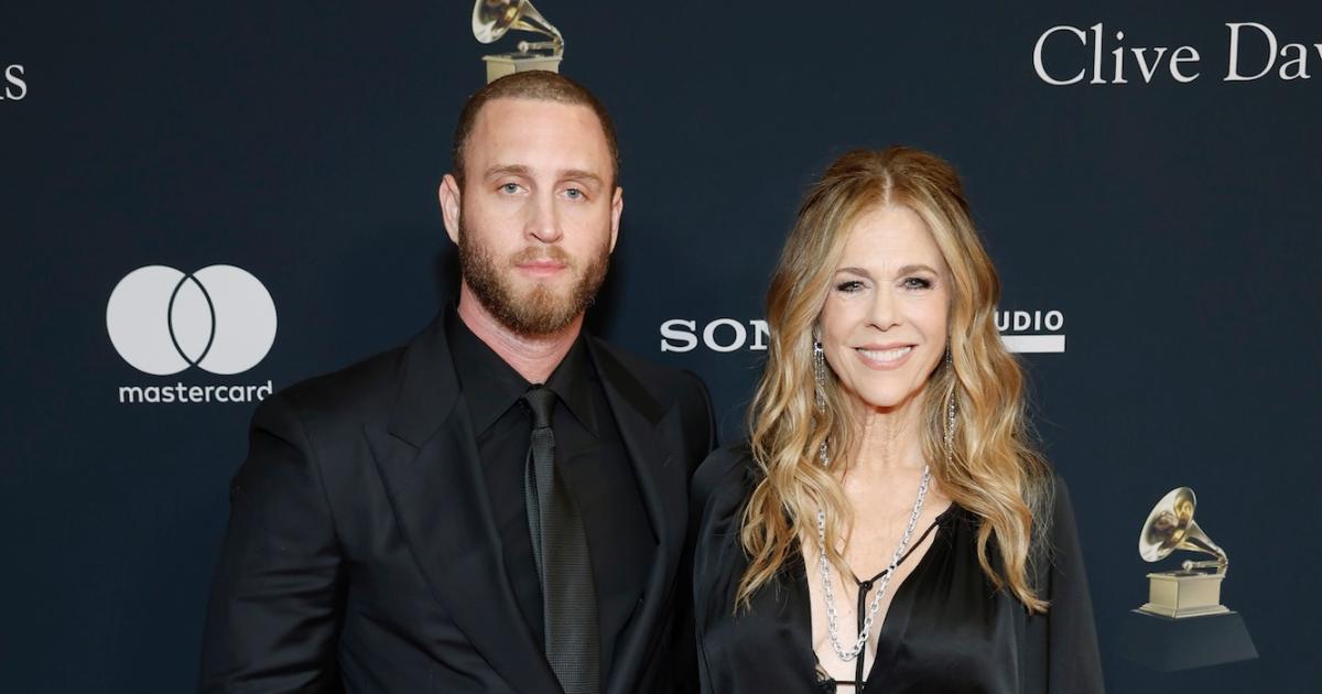 Why Chet Hanks wants to make a 'Strip Club' song with mother Rita Wilson