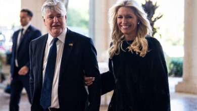 Sean Hannity and Ainsley Earhardt attend a wedding at Mar-a-Lago