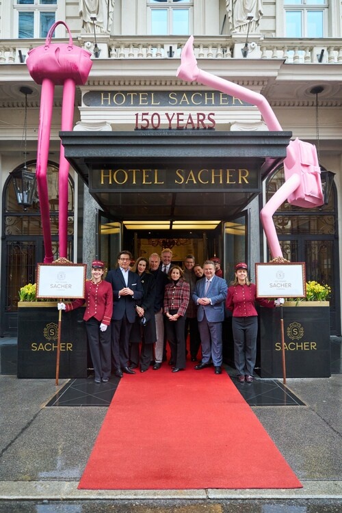 Hotel Sacher Vienna celebrates its 150th anniversary - with sculptures by Erwin Wurm | News