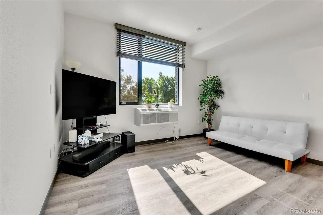 Photo of Denver studio for sale