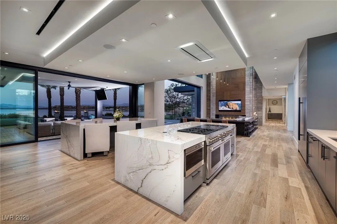 FLW Apprentice design Lake Las Vegas Estate, sold for $9.99 million