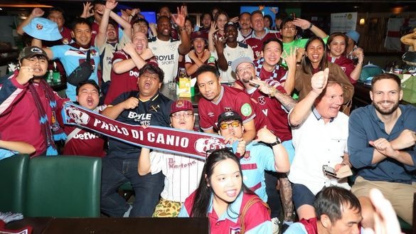 EVA Air Welcomes West Ham United Legends and Supporters to Bangkok and London for Brand Collaboration | News